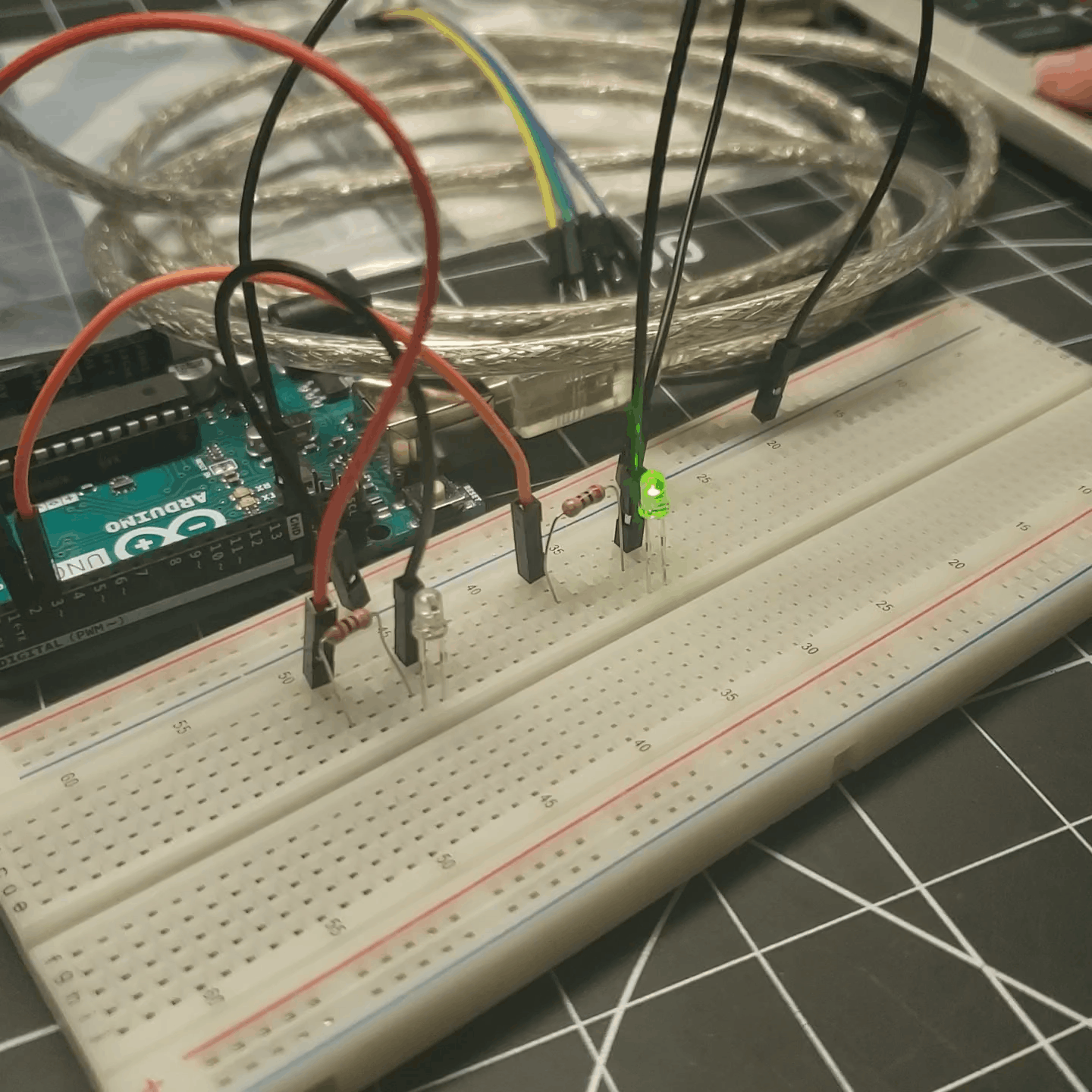 Tested both bulbs lighting up with a resistor wire present.