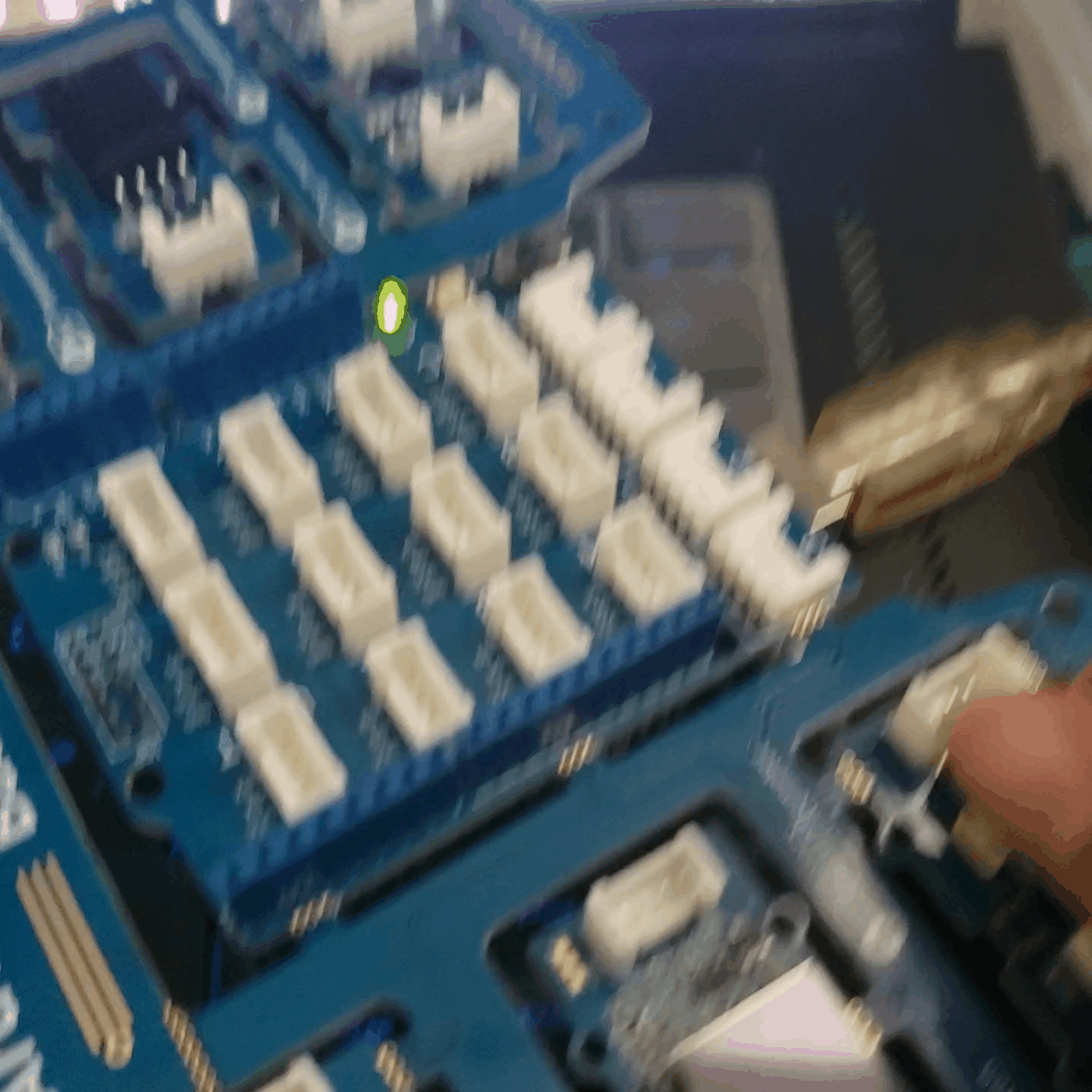 TouchDesigner successfully controls sphere size using indices from Arduino.